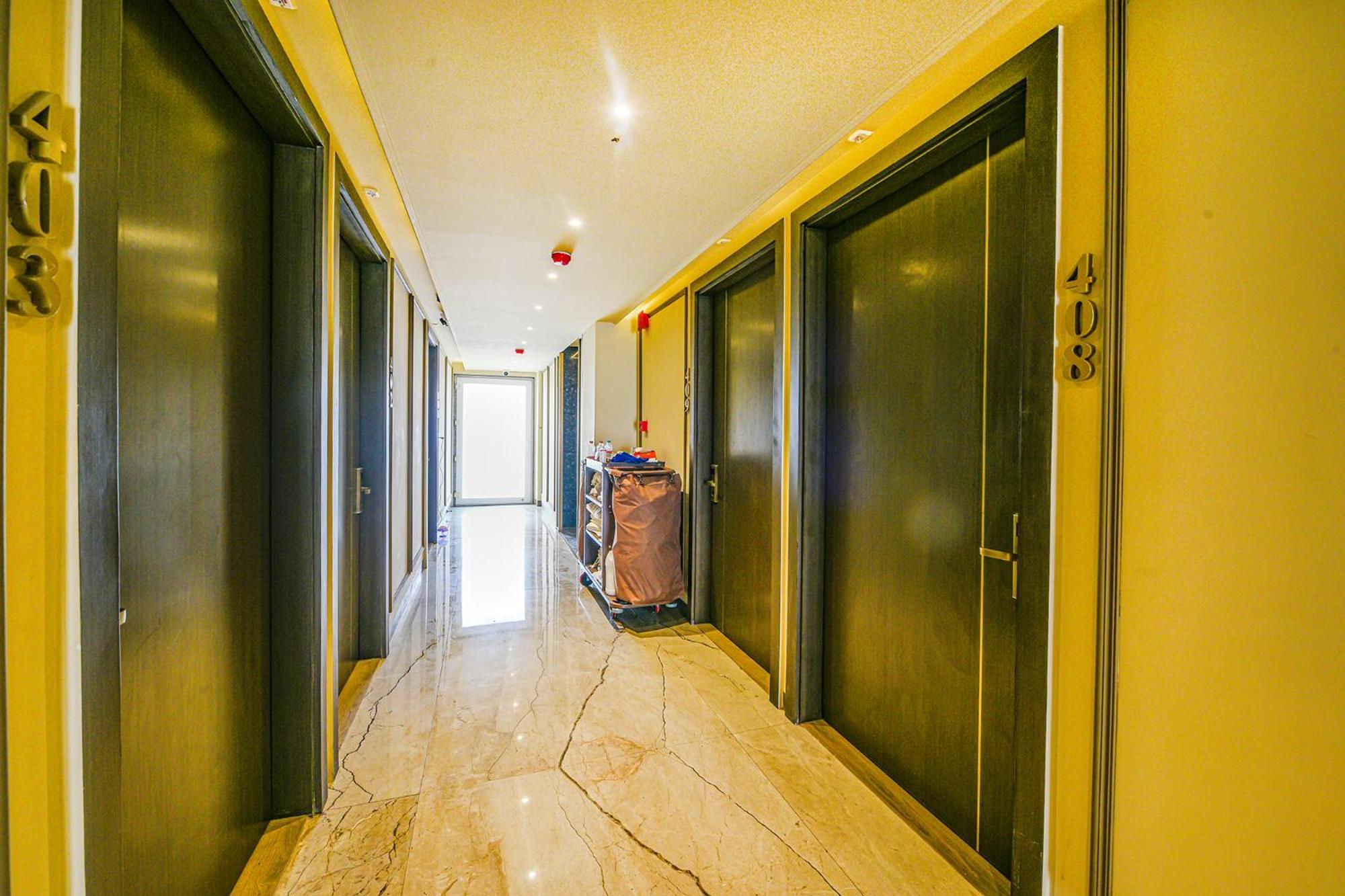 Fabhotel Prime Qotel Janakpuri デリー エクステリア 写真