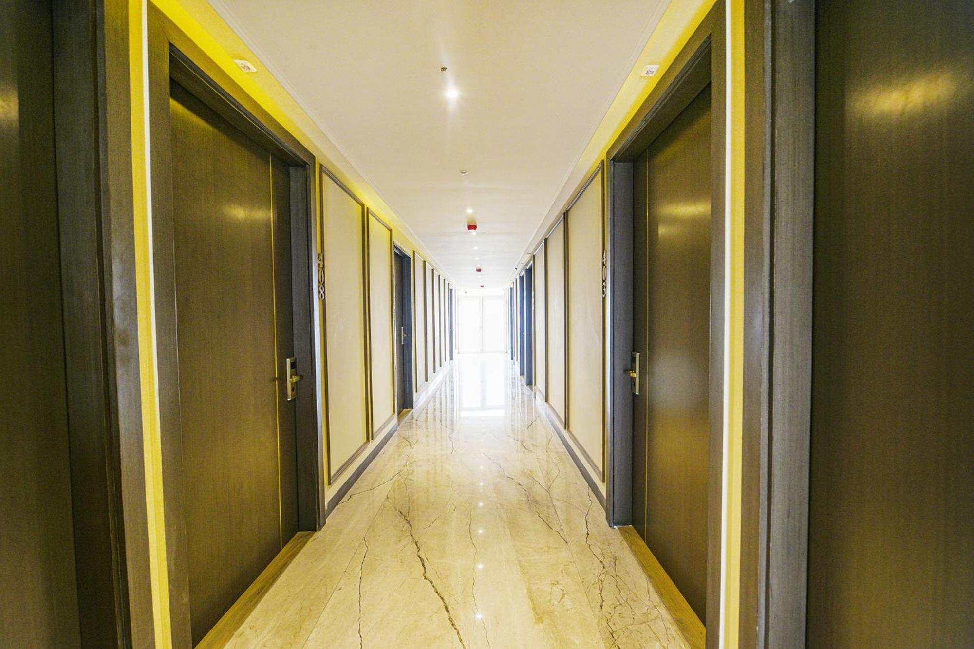 Fabhotel Prime Qotel Janakpuri デリー エクステリア 写真