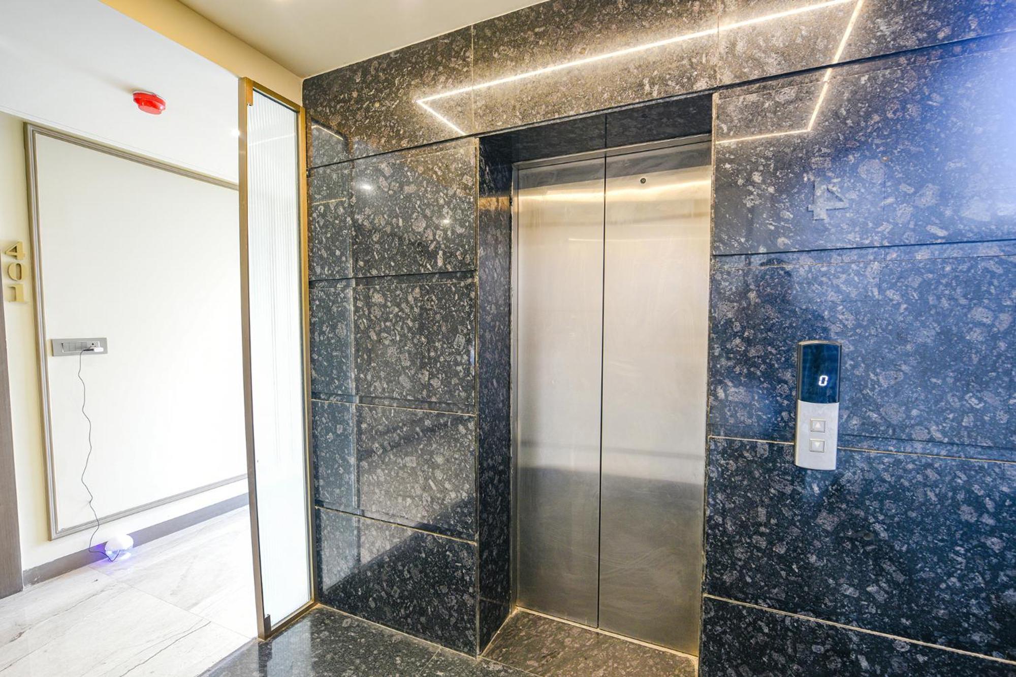 Fabhotel Prime Qotel Janakpuri デリー エクステリア 写真