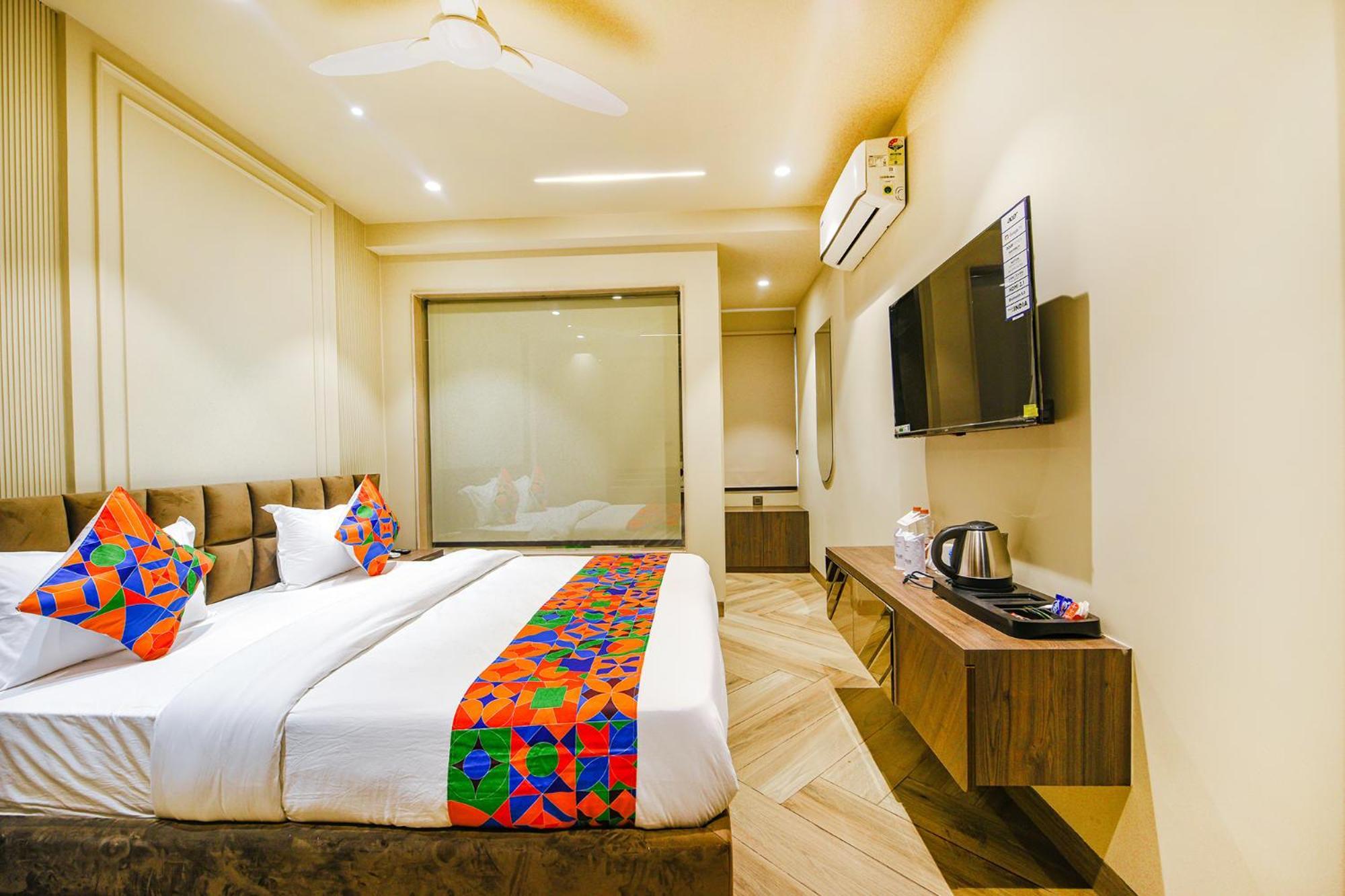 Fabhotel Prime Qotel Janakpuri デリー エクステリア 写真